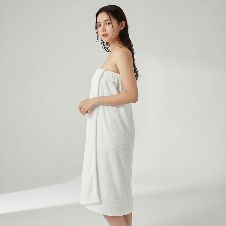 BathLuxe unisex quick-drying bathrobe, ideal soft comfort for spa and daily use.