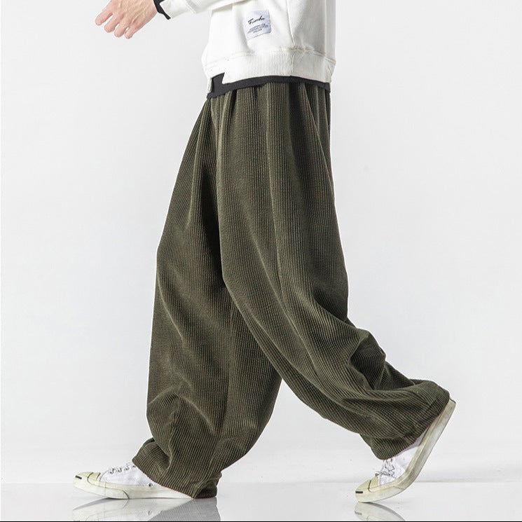 Unisex lounge sweatpants, relaxed fit with adjustable drawstring and practical side pockets.