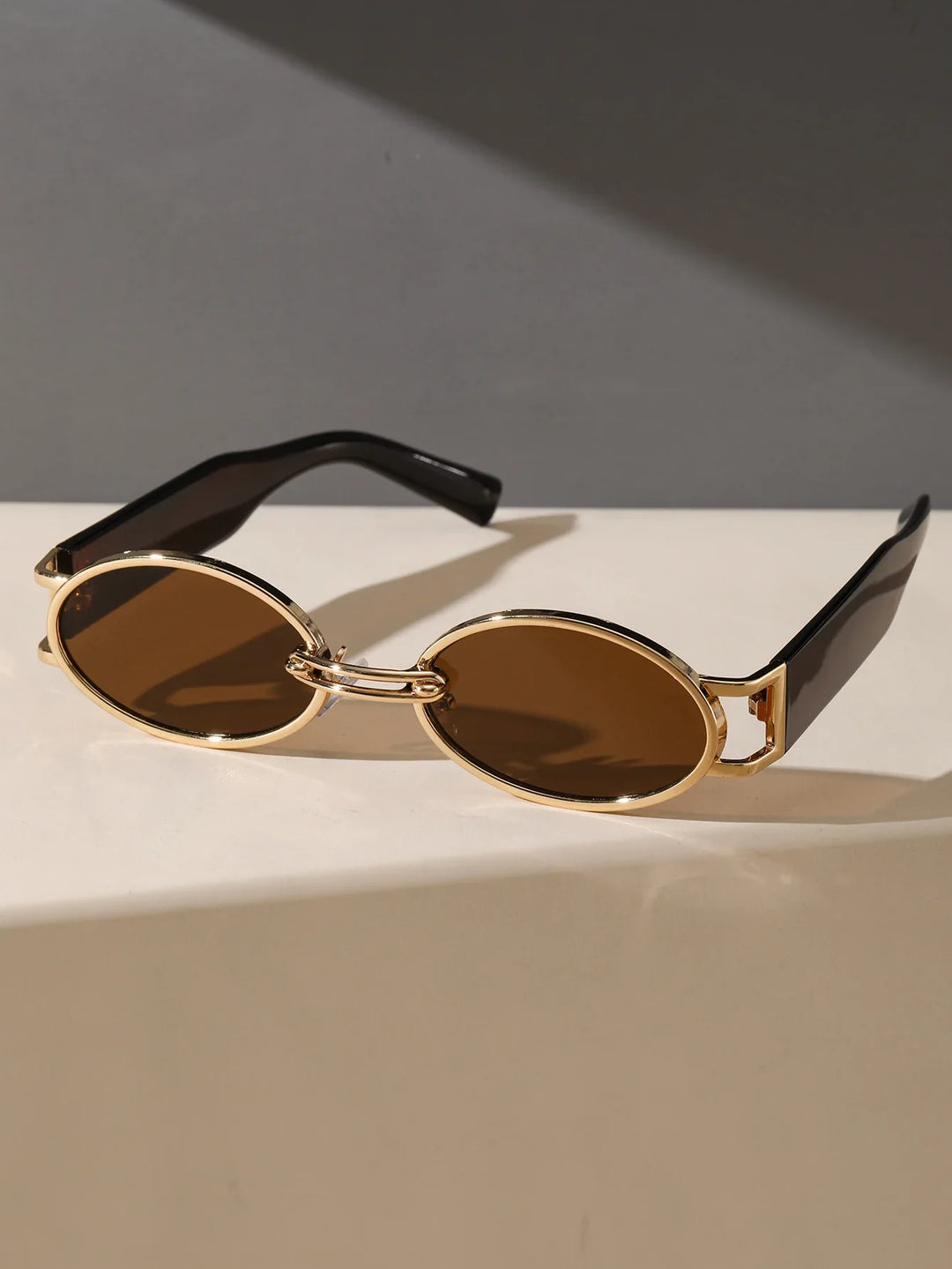 Fashionable retro modern sunglasses, perfect for daily wear and superior UV eye protection.
