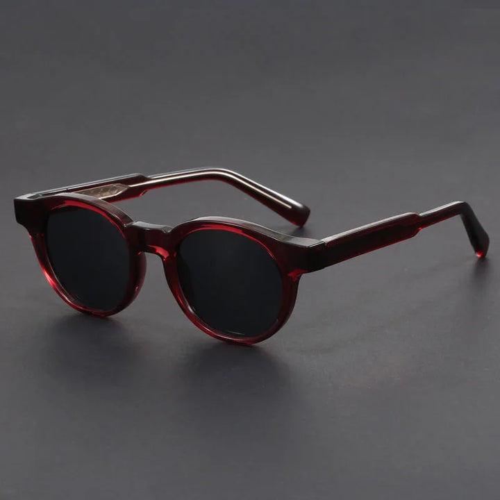 Stylish unisex retro round sunglasses. UV protected fashion accessories, ideal for summer and outdoor activities.
