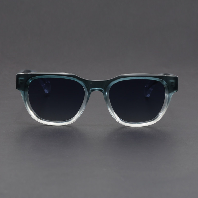 Sleek unisex square polarized sunglasses. Retro design meets UV400 sun protection, ideal for any outdoor activity.