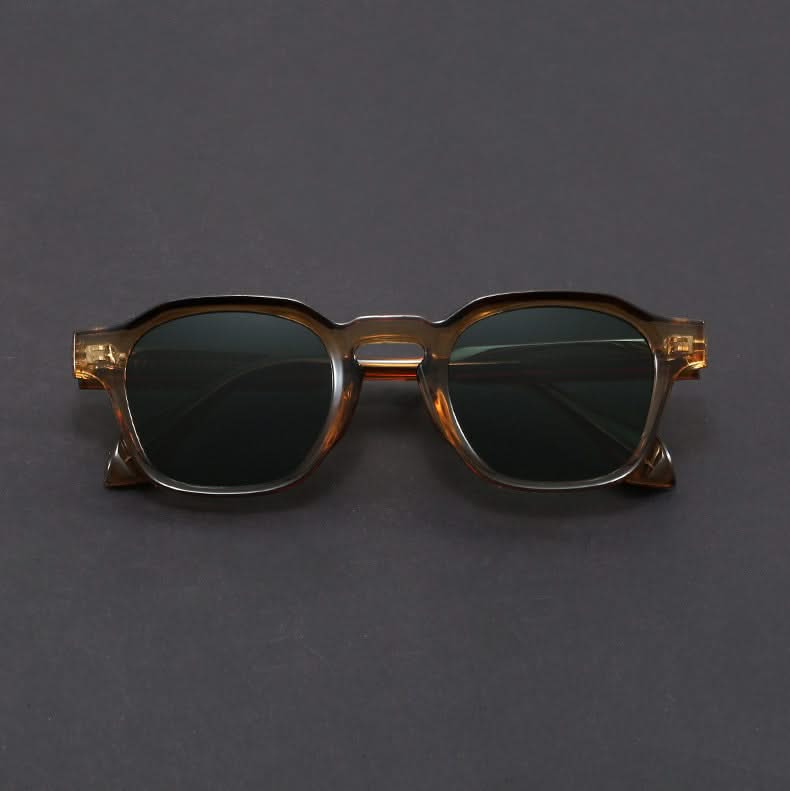 Lightweight polycarbonate retro square sunglasses for unisex wear. Durable & stylish, offering full UV protection.