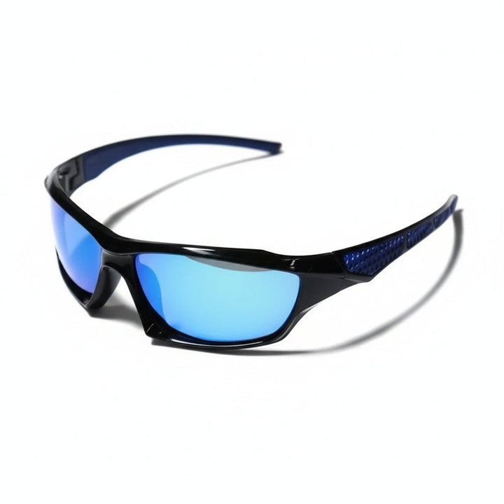 Unisex model wearing round polarized sunglasses, offering UV400 protection & summer style.