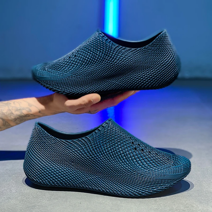 All-terrain seamless running shoes, comfortable and ready for any trail.