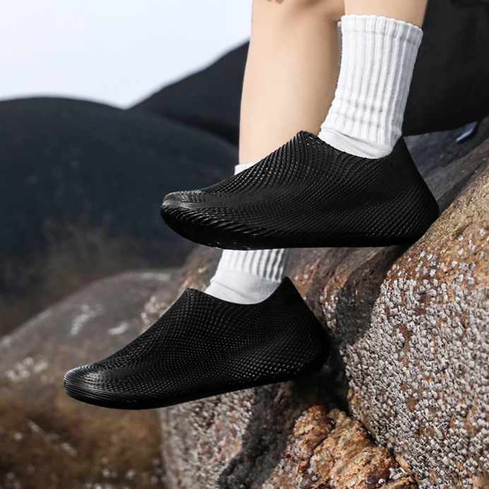 Seamless unisex trail shoes designed for ultimate all-terrain performance.