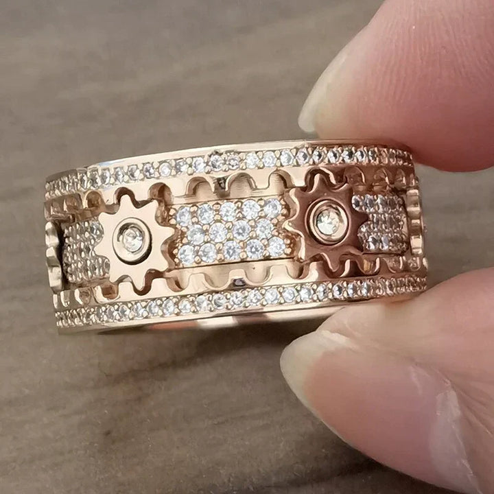Unisex spinner ring with rotating band, designed for effective stress and anxiety relief.