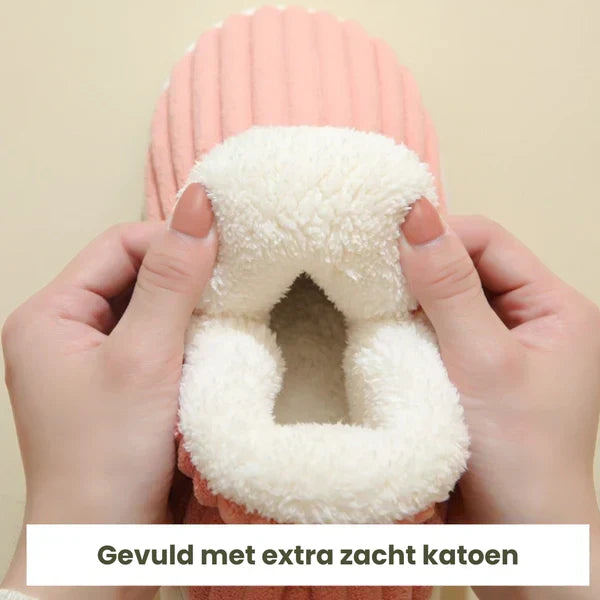 Soft, warm winter slippers for men and women, perfect for indoor lounging and cozy home wear.
