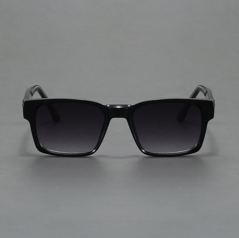 Classic square frame unisex sunglasses in tortoise, with strong UV protection.