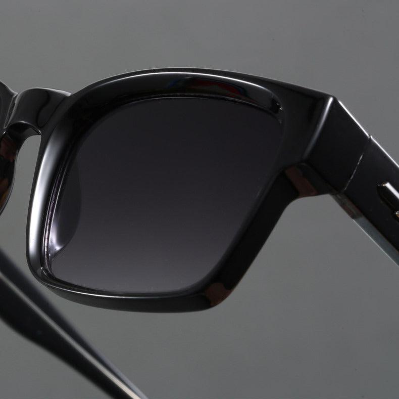 Trendy square frame sunglasses, unisex, offering both style and anti-glare UV protection.