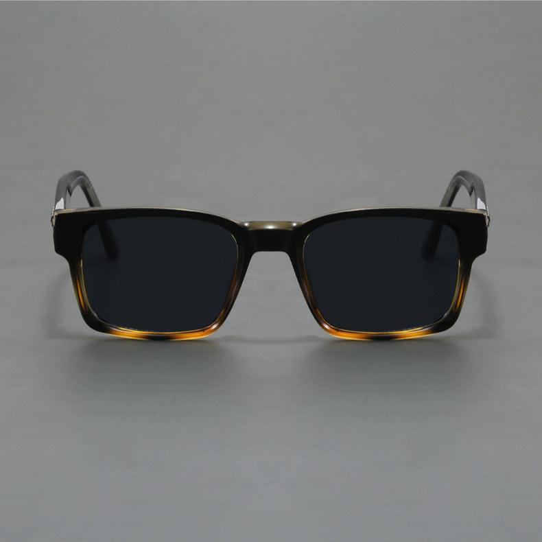 Fashionable square frame shades for unisex, featuring tortoise pattern & UV protection.