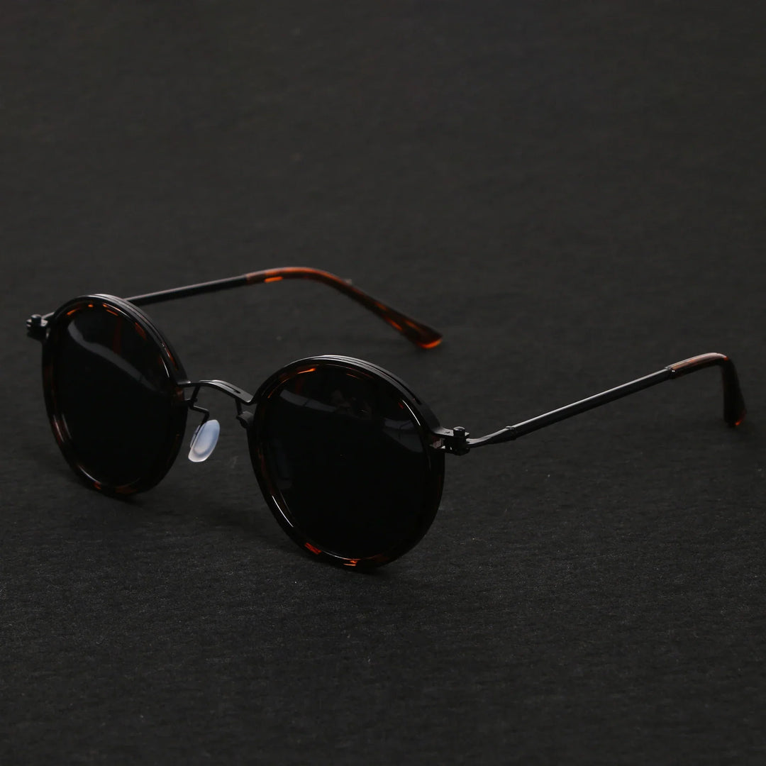 Fashionable unisex sunglasses with polarized lenses & UV400 protection; perfect eyewear for sunny days & style.