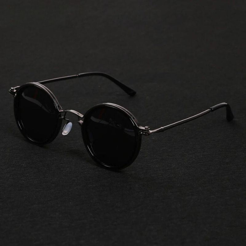 Sleek unisex sunglasses, combining polarized lenses with UV400 protection for stylish, functional eyewear.