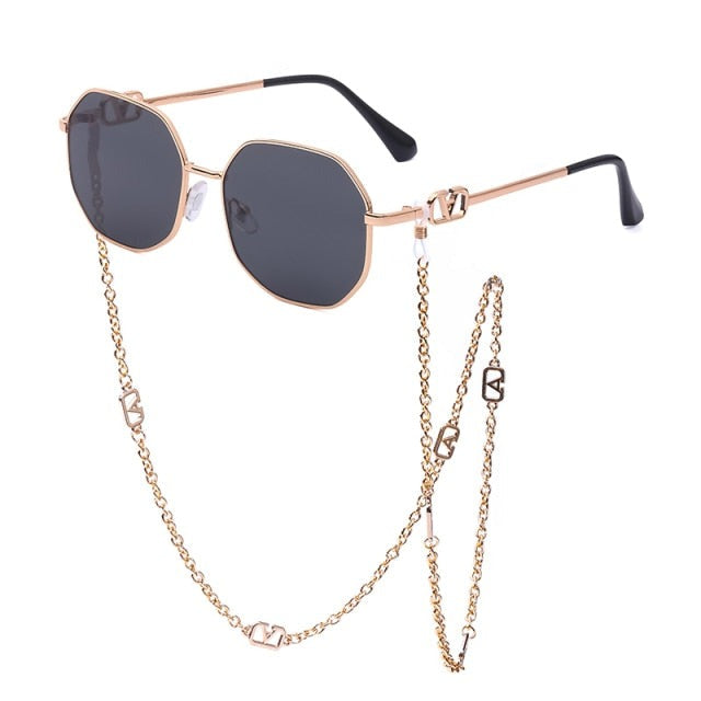 Unisex stylish round sunglasses with UV400 protection. Fashionable eyewear featuring an alloy frame & polycarbonate lenses.