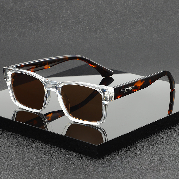 Fashionable unisex square sunglasses, a modern eyewear choice with complete UV400 sun protection.