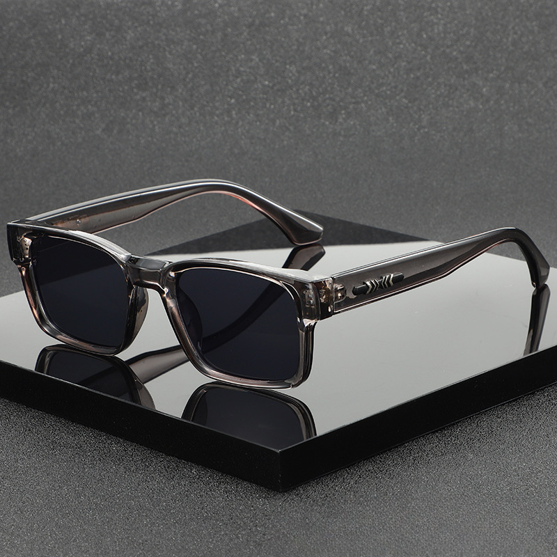 Stylish square frame sunglasses, unisex design, lightweight and durable with crucial UV400 protection.
