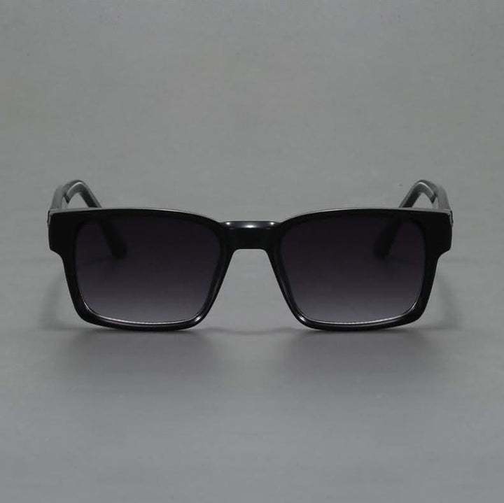 Chic unisex square sunglasses with UV protection, a must-have outdoor accessory.