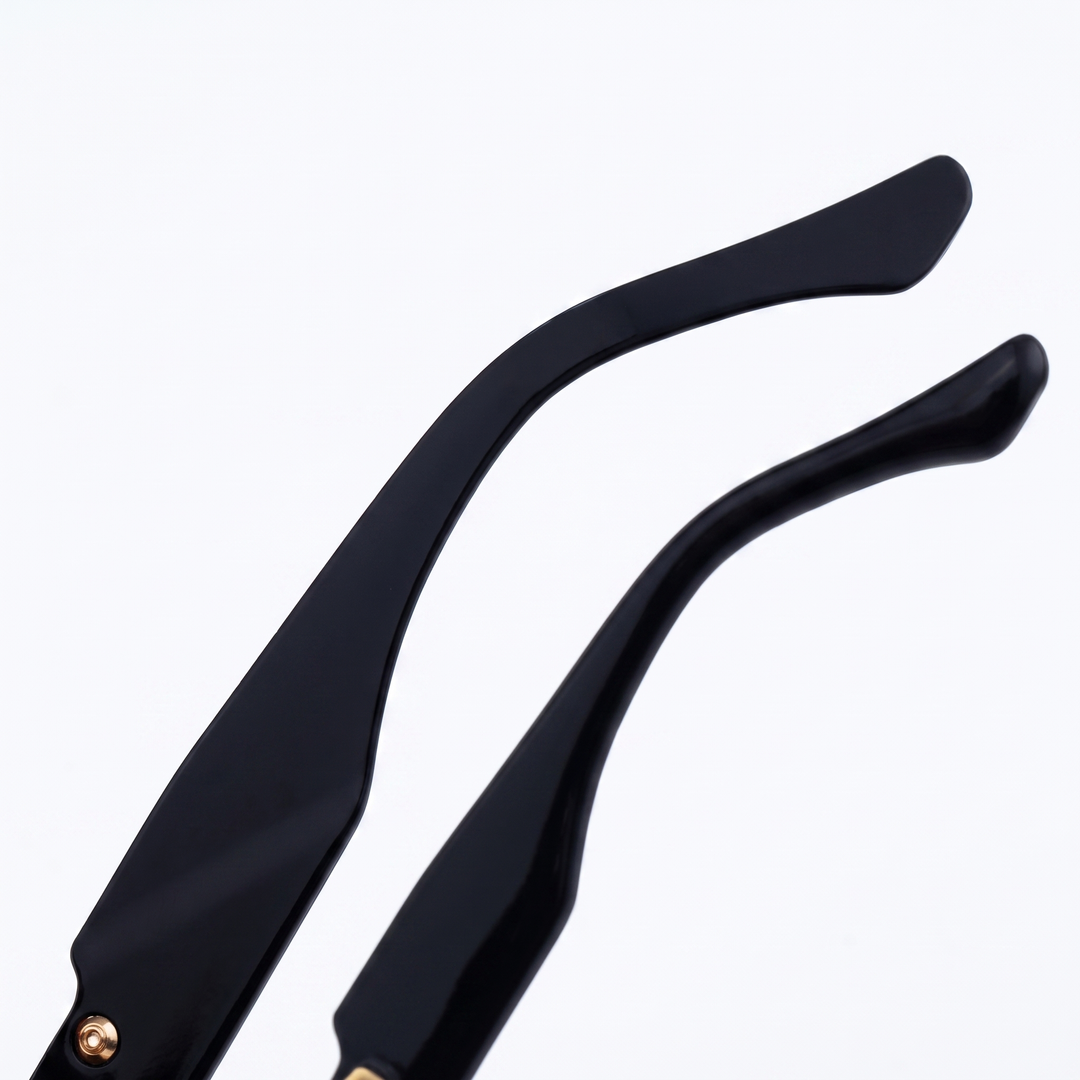 High-fashion unisex eyewear: stylish UV protection sunglasses featuring elegant crystal designs.