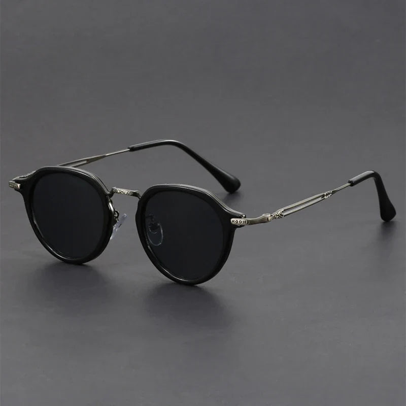 Durable & lightweight unisex sunglasses with a metal frame. Provides UV protection & anti-glare for stylish everyday wear.