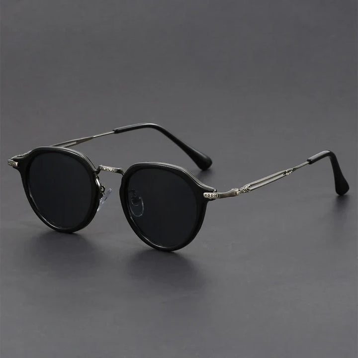 Durable & lightweight unisex sunglasses with a metal frame. Provides UV protection & anti-glare for stylish everyday wear.