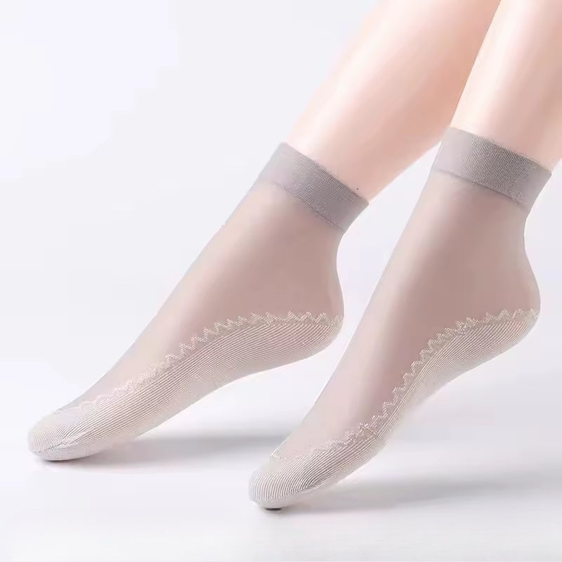 Close-up of breathable fabric on unisex sweat-absorbing socks, ensuring all-day dry comfort.