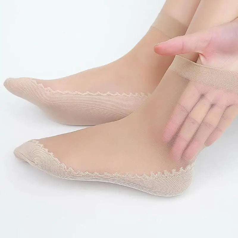 Soft, lightweight unisex sweat-absorbing socks for ultimate foot protection and all-day dry comfort.