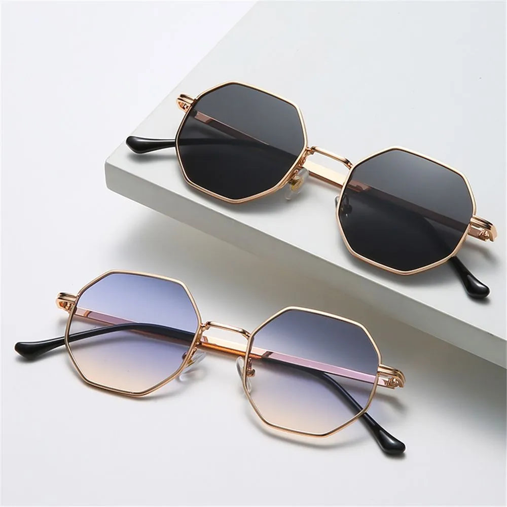 Unisex tetragon sunglasses providing full UV protection with a modern geometric design.