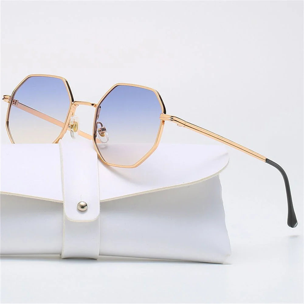 Modern unisex sunglasses featuring a unique tetragon shape & full UV protection.