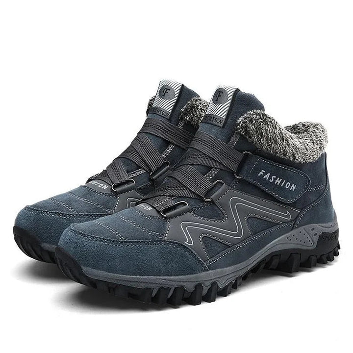 Comfortable unisex insulated hiking footwear, ideal for keeping feet warm & secure on icy winter walks.