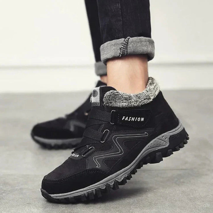 All-weather thermal hiking shoes with strong grip & cozy warmth, designed for various outdoor winter activities.