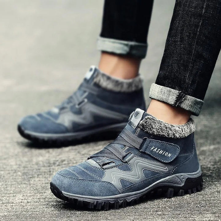 Premium thermal hiking shoes, unisex design, ensuring ultimate warmth and stable non-slip footing in winter.