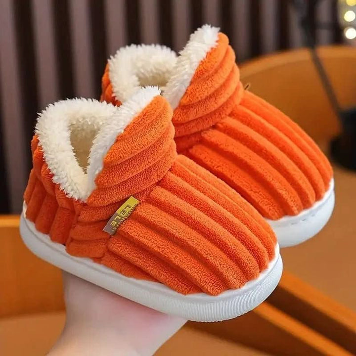 Easy-care thermal house slippers. Unisex design for cozy winter warmth, comfort, and non-slip indoor wear.