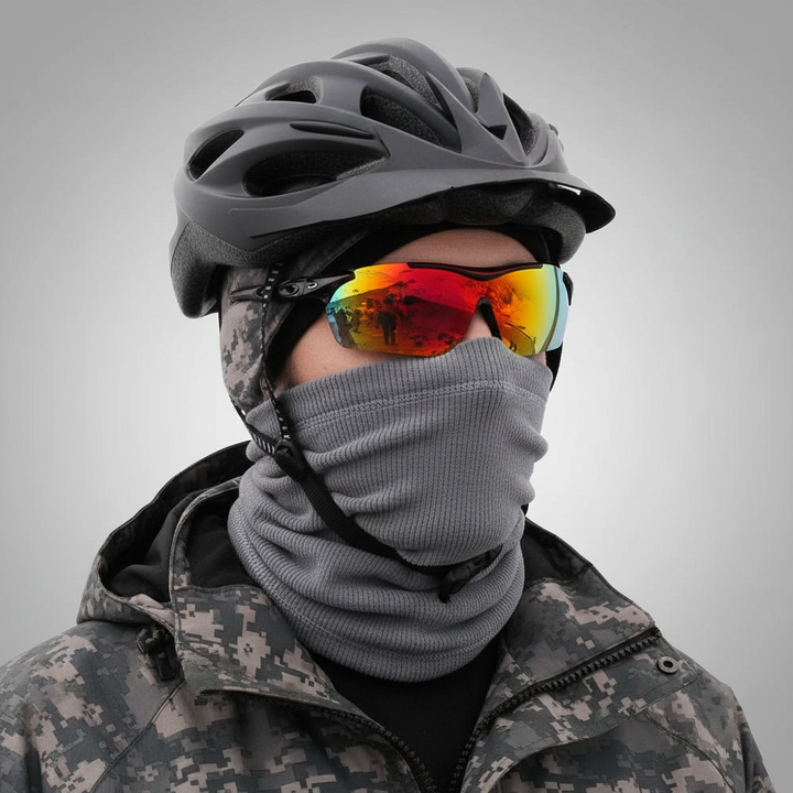 Soft fleece-lined neck gaiter in black, a warm winter accessory for men & women
