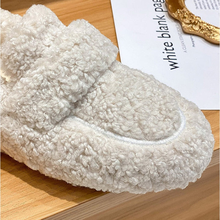 Experience ultimate home comfort with these ultra cozy unisex winter slippers, ideal house shoes.