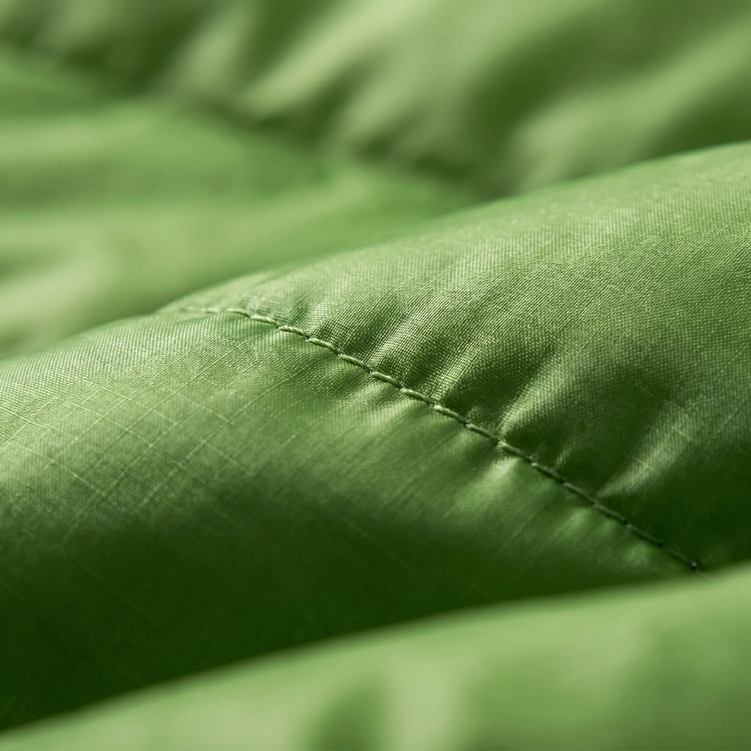Compressible down mummy sleeping bag, unisex. Perfect ultralight gear for hikers & backpackers. Warm & cozy.