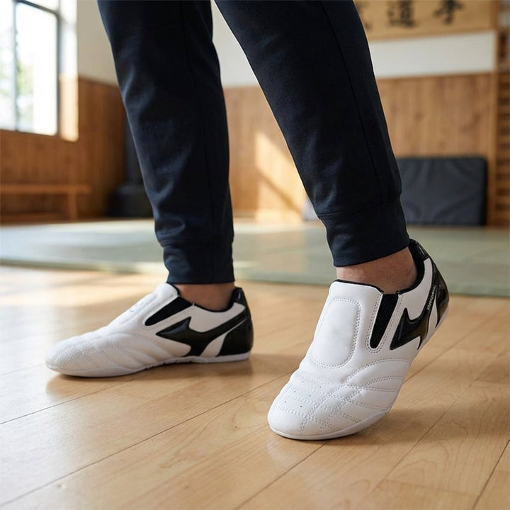 Unisex ultralight white combat sports training shoes by Alvin, breathable, non-slip, polyurethane sole