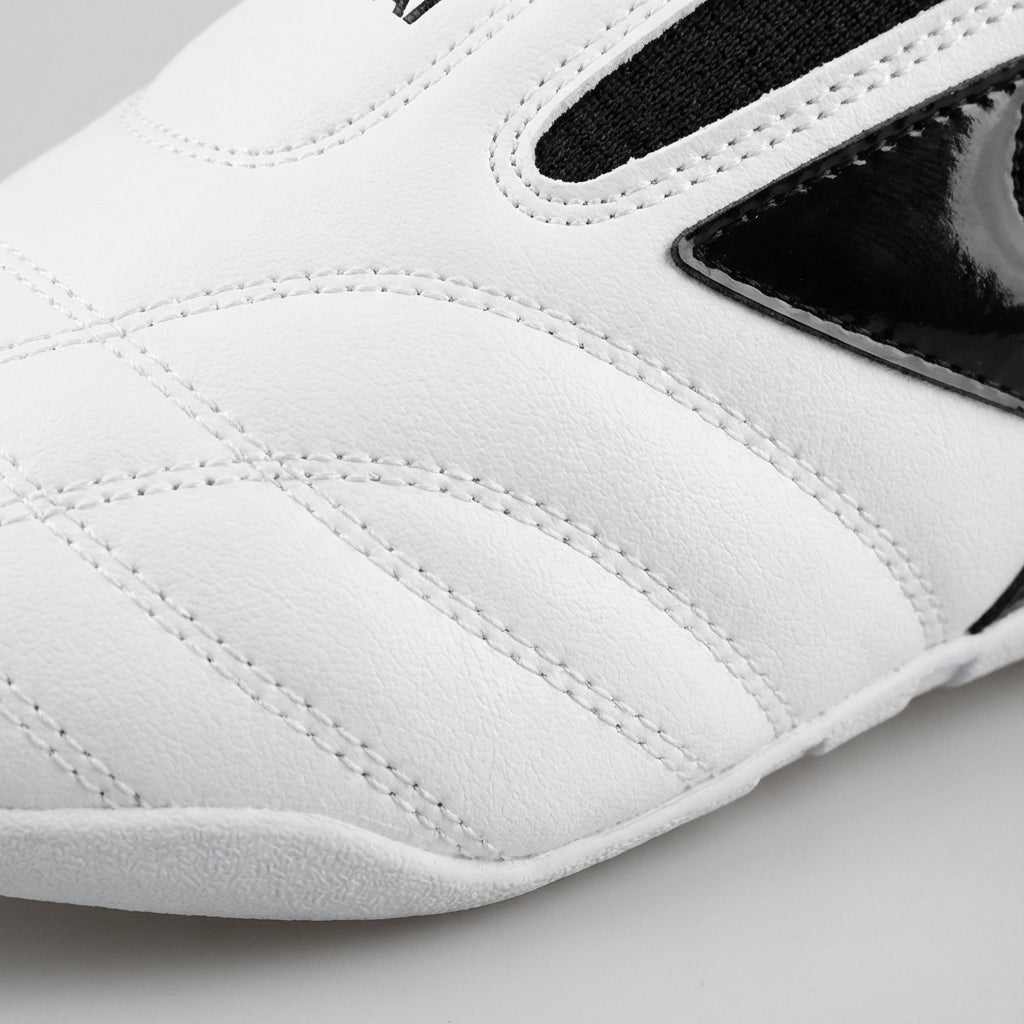 White ultralight combat sports training shoes, unisex, non-slip, ideal for gym and athletic performance