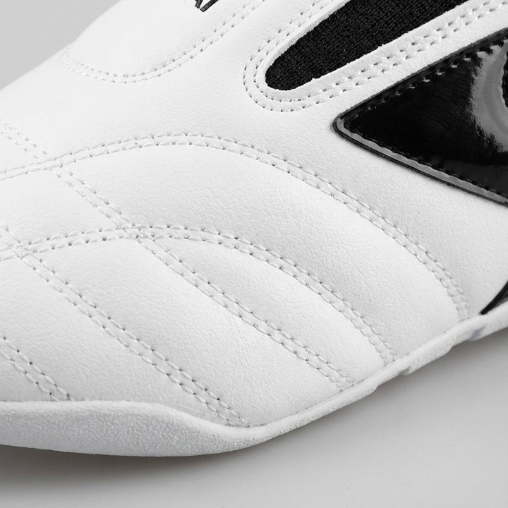 White ultralight combat sports training shoes, unisex, non-slip, ideal for gym and athletic performance