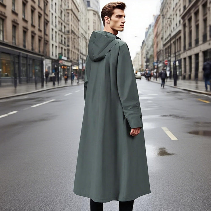 Comfortable Veridra long raincoat, waterproof and packable, ideal for adults facing unpredictable weather