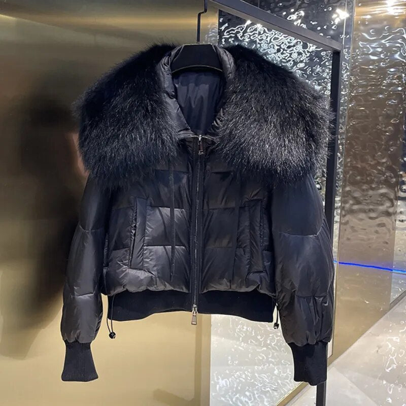 Durable unisex puffer jacket, designed for ultimate warmth in cold weather. Casual & stylish winter outerwear.