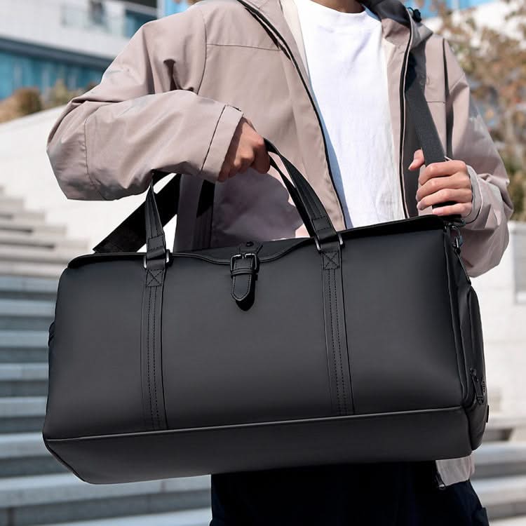 Versatile travel duffle with a convenient shoe compartment, ideal for unisex adventures and trips.