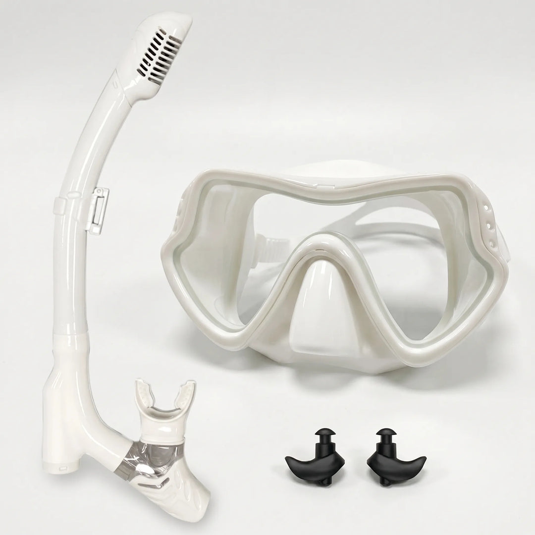 Comfortable, adjustable unisex wide-view snorkeling mask for clear underwater marine exploration.