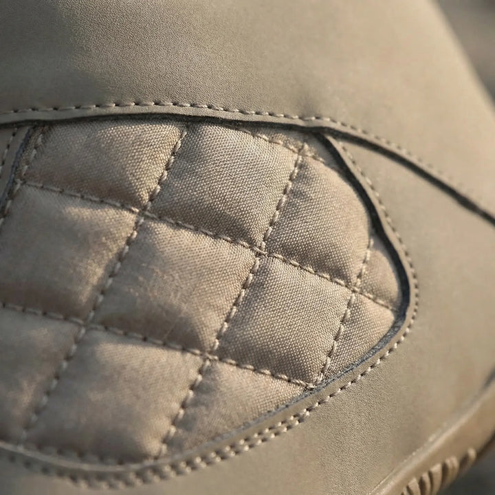 Unisex hiking & trekking barefoot ankle boots with excellent traction for winter outdoor wear.