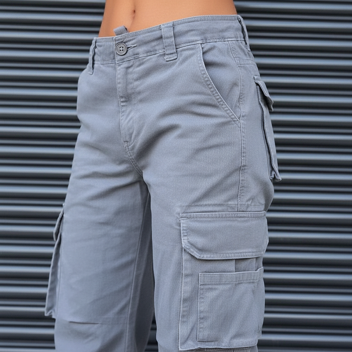 Everyday style in Valentina high waist cargo pants, utility pockets, relaxed fit