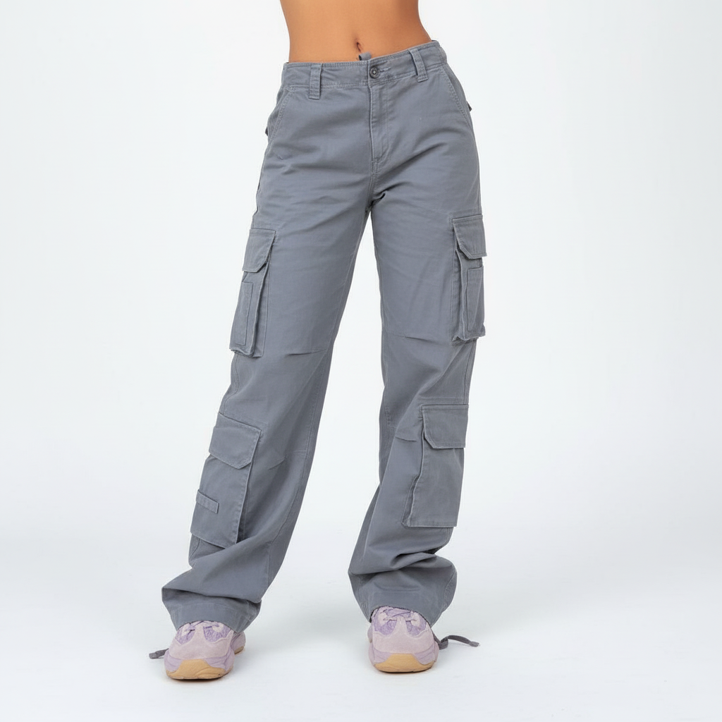 Comfortable women's cargo pants, high waist design in cotton for casual wear