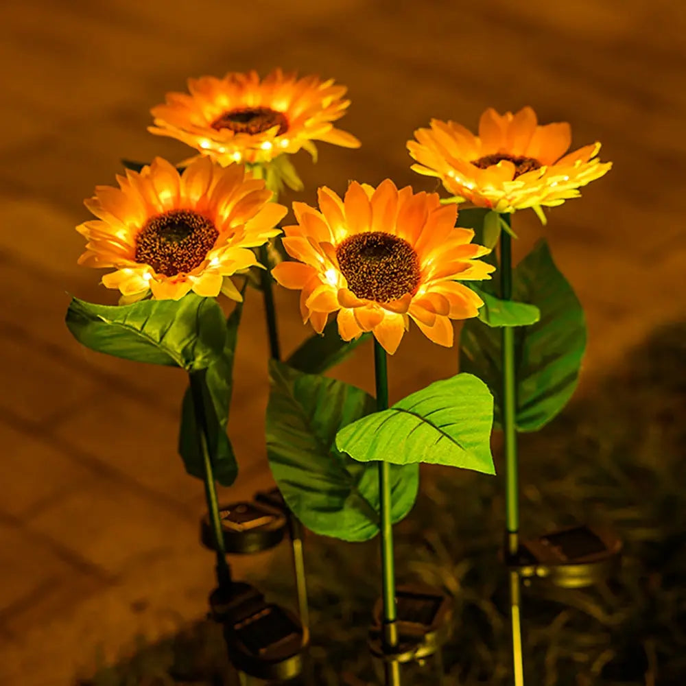 Energy-efficient solar sunflower outdoor lamp, waterproof and automatic, enhances any garden landscape.