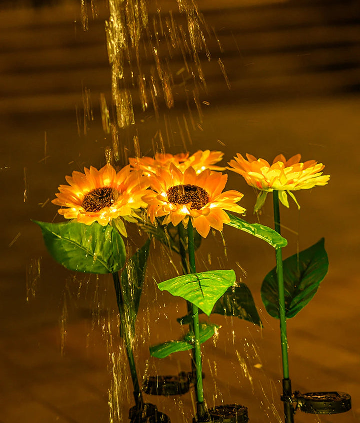 Durable waterproof solar sunflower garden lamp, provides beautiful and energy-efficient outdoor landscape lighting.