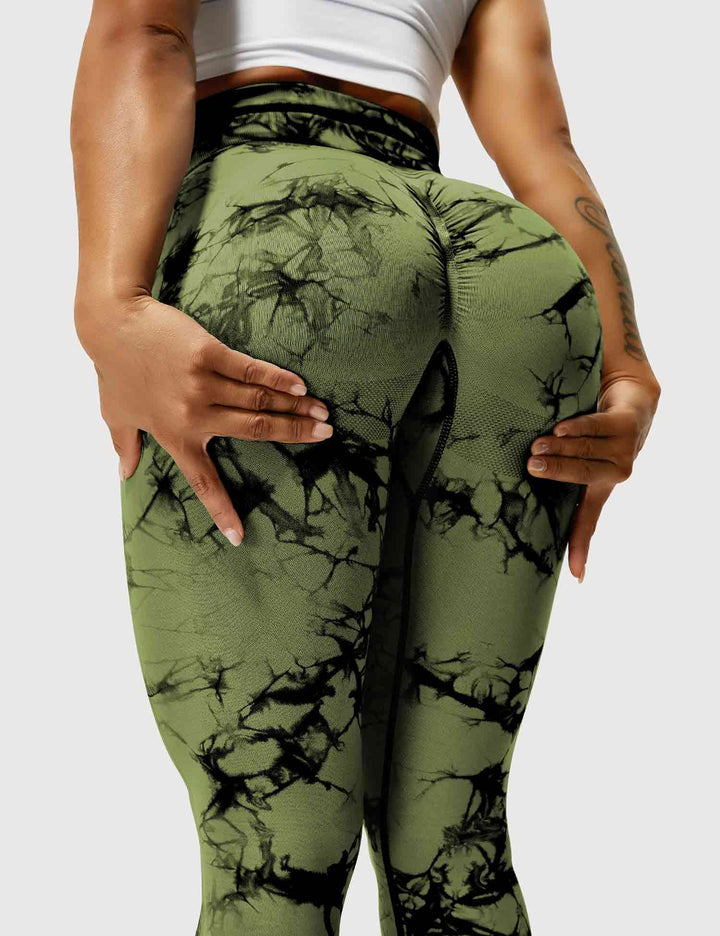 Trendy tie-dye activewear women's leggings, vibrant & perfect for yoga.