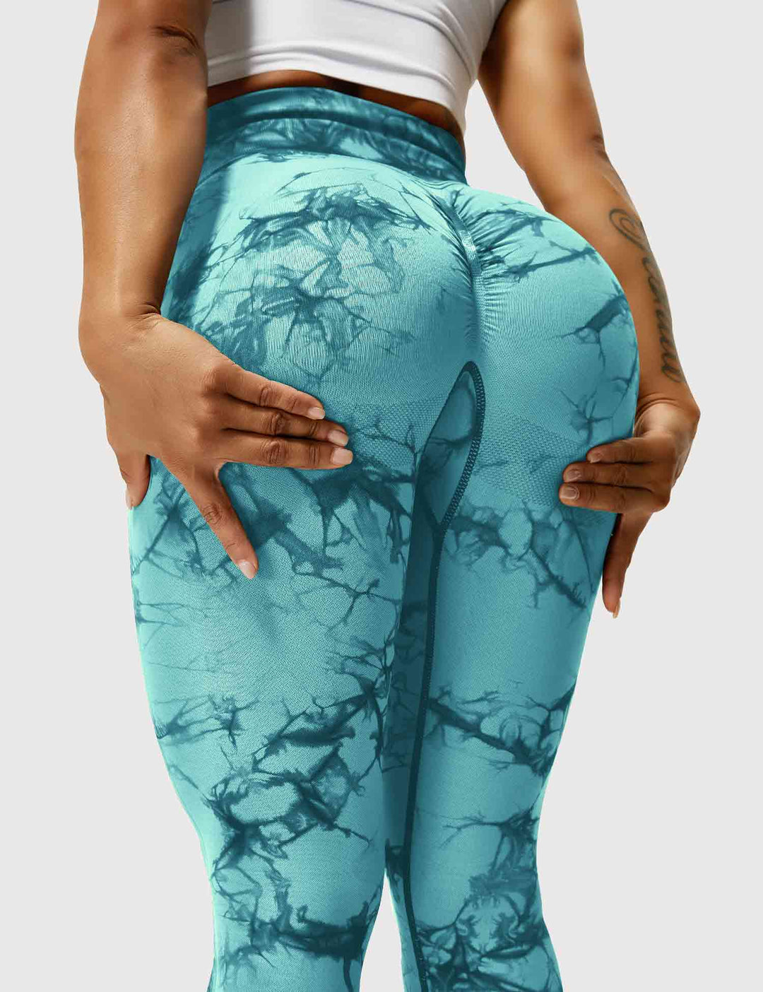 Ultimate comfort tie-dye women's yoga leggings, vibrant & fashionable.