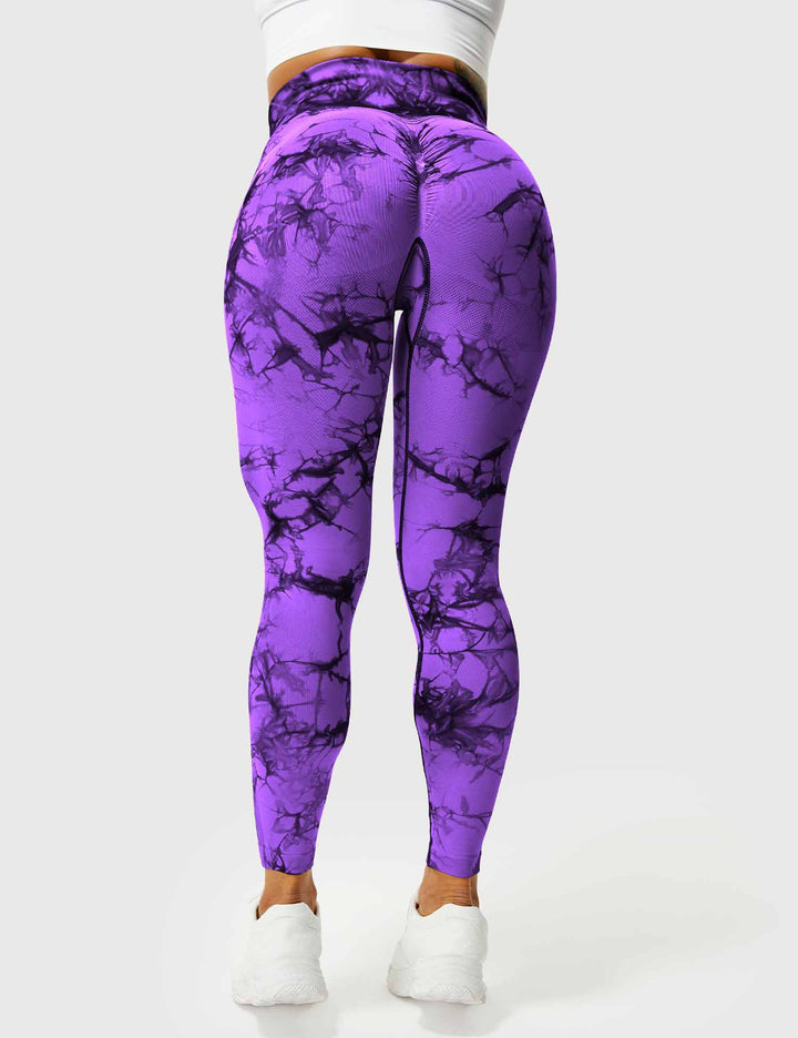 Stylish tie-dye women's comfortable leggings, vibrant for fitness.