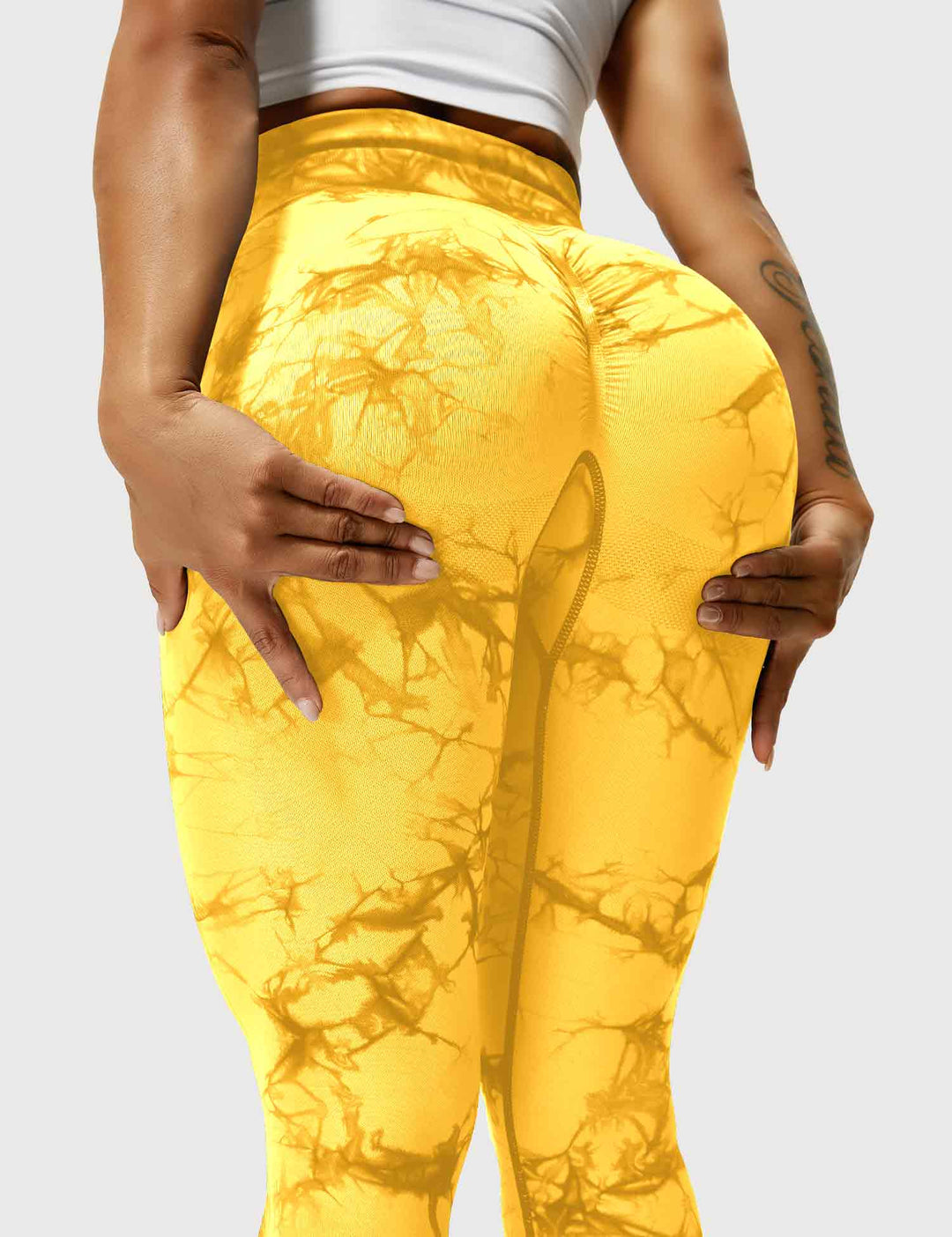 Fashionable tie-dye women's fitness leggings, comfortable & stylish.